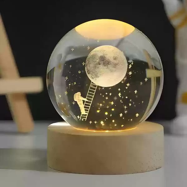 Astronaut on Moon - 3D Crystal Ball Lamp